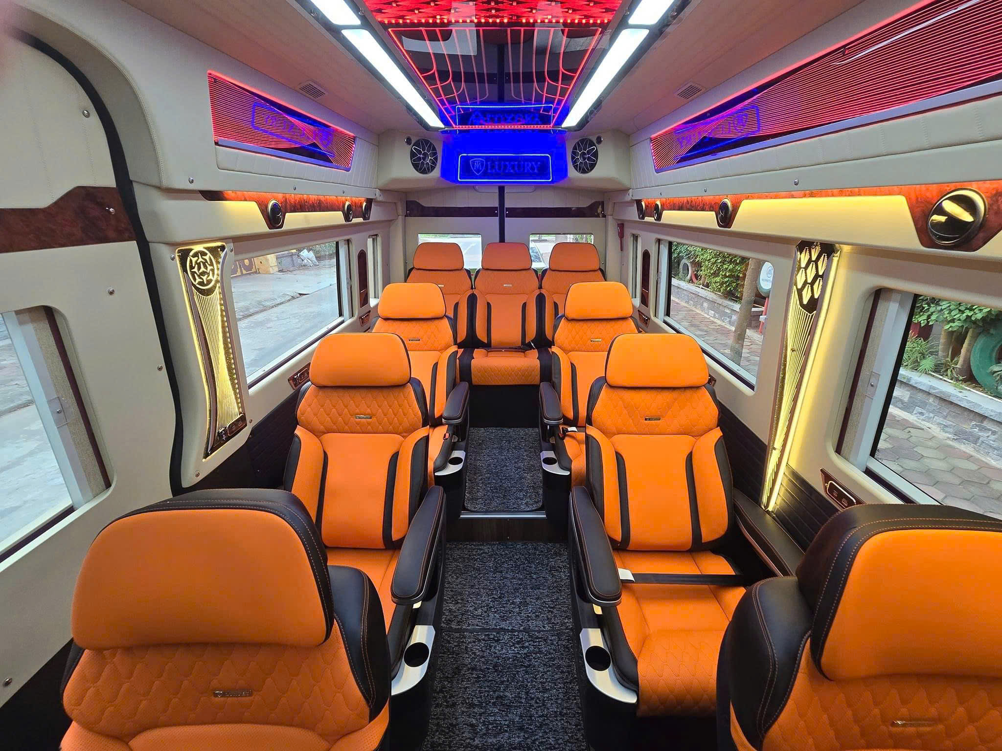 Thuê xe Limousine đưa đón sân bay Cam Ranh đời mới giá rẻ